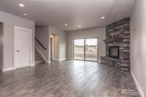 62944 NE Nolan St, Bend, OR 97701 photo 4
