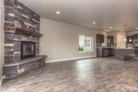 62944 NE Nolan St, Bend, OR 97701 photo 5
