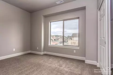 62943 NE Nolan St, Bend, OR 97701 photo 17