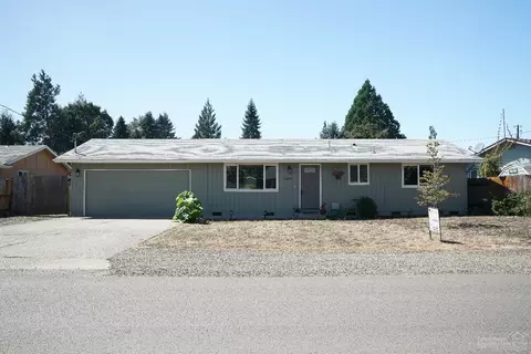 2438 E Irwin Way, Eugene, OR 97402 photo 1