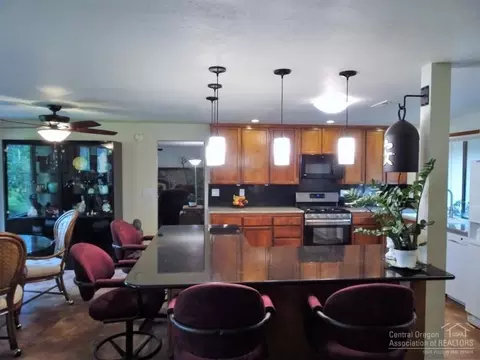 20394 Tailblock Rd, Bend, OR 97702 photo 11