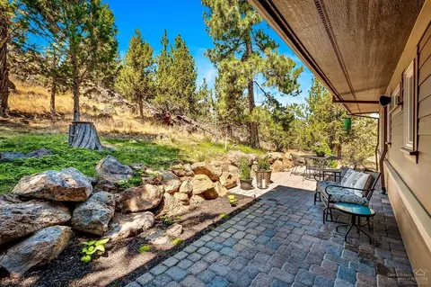 958 NW Summit Dr, Bend, OR 97703 photo 22