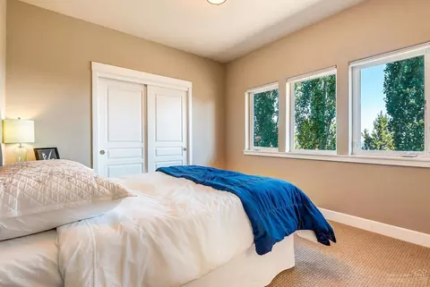 958 NW Summit Dr, Bend, OR 97703 photo 18