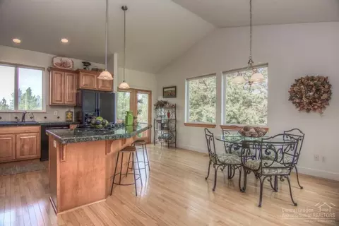 17790 Cascade Estates Dr, Bend, OR 97701 photo 8