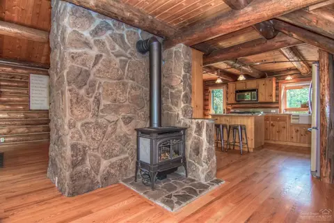 18762 Ridge Crest Rd, Bend, OR 97701 photo 4