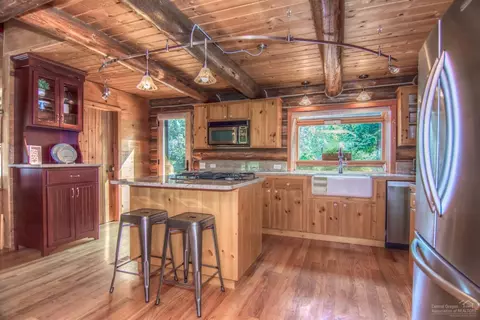 18762 Ridge Crest Rd, Bend, OR 97701 photo 5