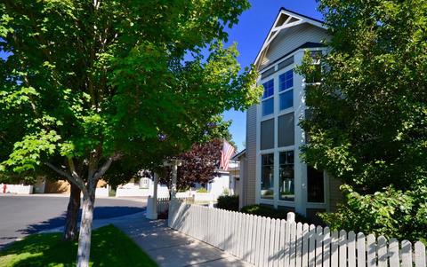 20132 Cirrus Ct, Bend, OR 97702 photo 1