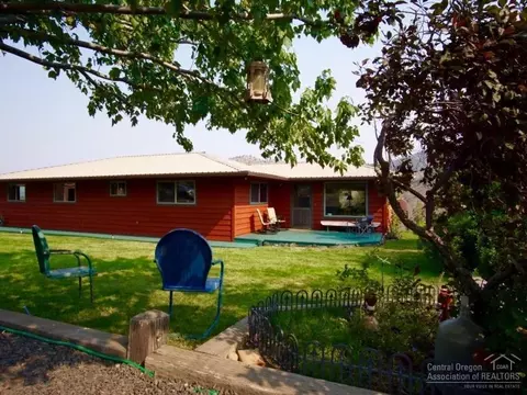 503 Deer Dr, Mitchell, OR 97750 photo 2
