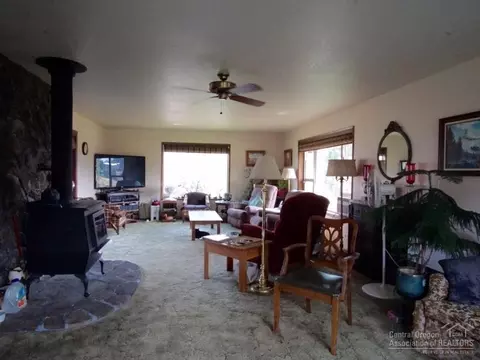 503 Deer Dr, Mitchell, OR 97750 photo 5