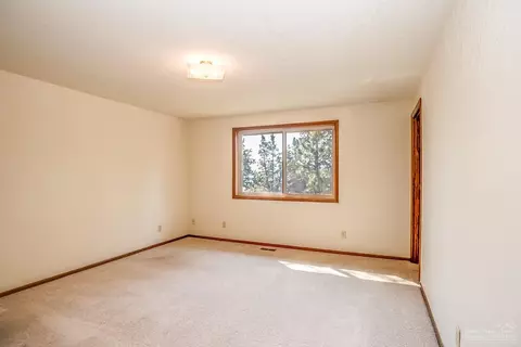 19667 Ridgewood Dr, Bend, OR 97701 photo 16