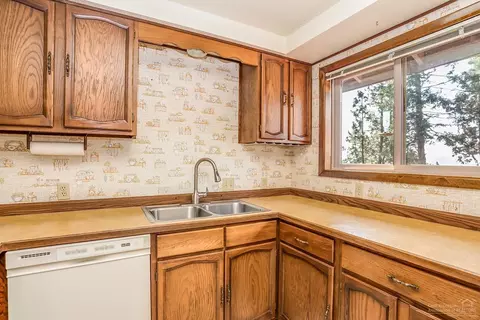19667 Ridgewood Dr, Bend, OR 97701 photo 9