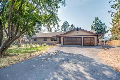19667 Ridgewood Dr, Bend, OR 97701 photo 1