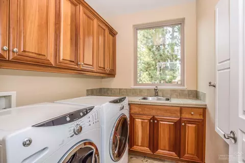 2827 NW Windham Loop, Bend, OR 97703 photo 18
