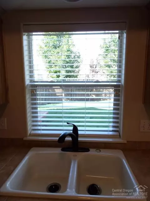 61075 Parrell Rd, Bend, OR 97702 photo 9