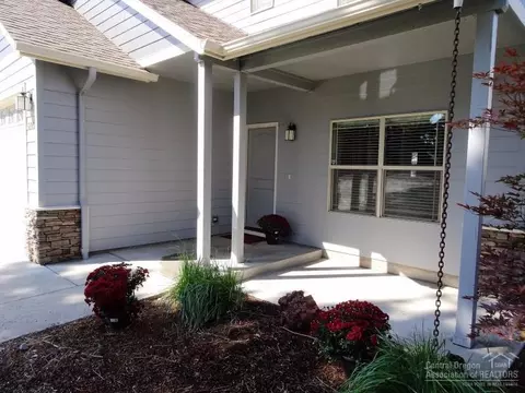 61075 Parrell Rd, Bend, OR 97702 photo 2