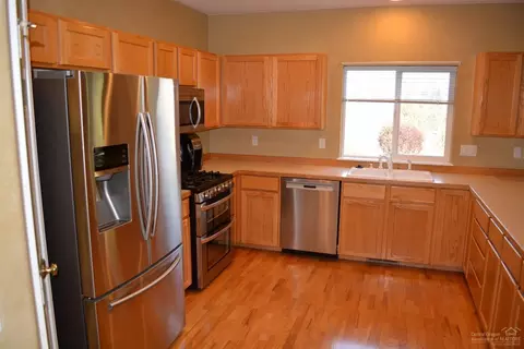 61415 Rock Bluff Ln, Bend, OR 97702 photo 2