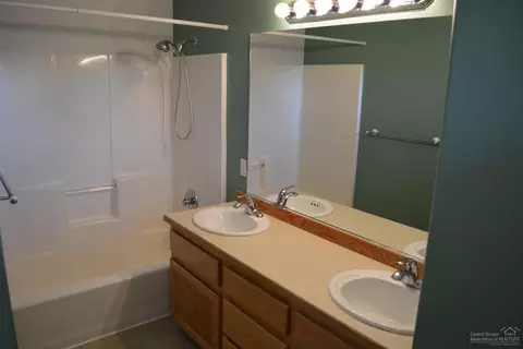 61415 Rock Bluff Ln, Bend, OR 97702 photo 8