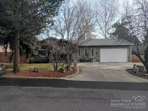 2948 NE Waller Dr, Bend, OR 97701 photo 1