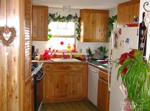 64995 Valeview Dr, Bend, OR 97703 photo 7