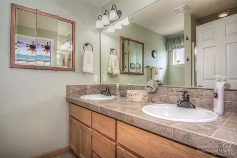 20799 Renee Ct, Bend, OR 97701 photo 13