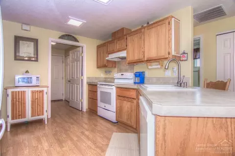 20799 Renee Ct, Bend, OR 97701 photo 5