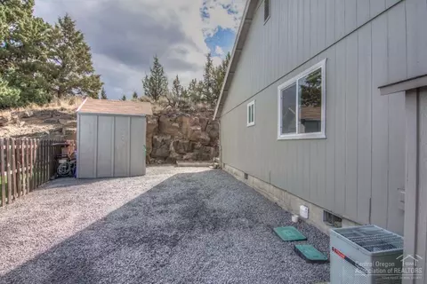20799 Renee Ct, Bend, OR 97701 photo 22