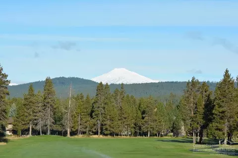 18010 Hickory Ln, Sunriver, OR 97707 photo 5
