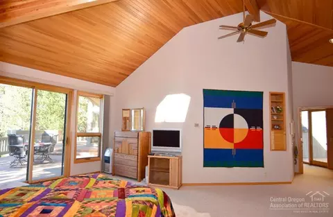 18010 Hickory Ln, Sunriver, OR 97707 photo 15