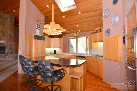 18010 Hickory Ln, Sunriver, OR 97707 photo 10