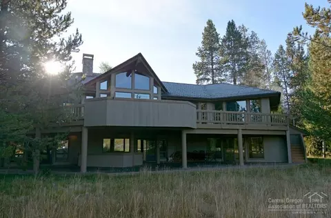 18010 Hickory Ln, Sunriver, OR 97707 photo 4