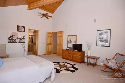 18010 Hickory Ln, Sunriver, OR 97707 photo 14