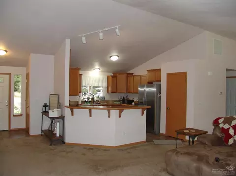 16183 North Dr, La Pine, OR 97739 photo 4