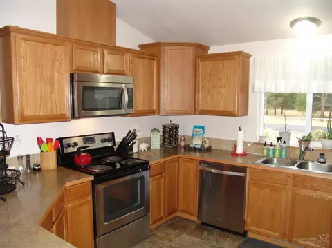16183 North Dr, La Pine, OR 97739 photo 6