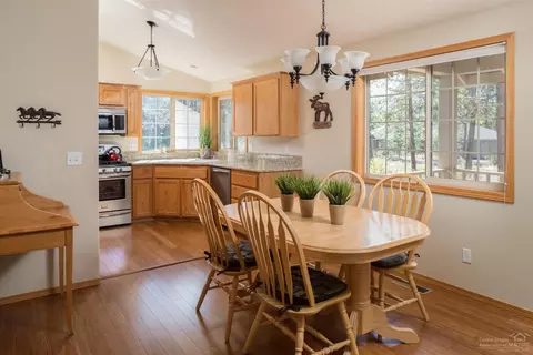 57808 Summit, Sunriver, OR 97707 photo 2