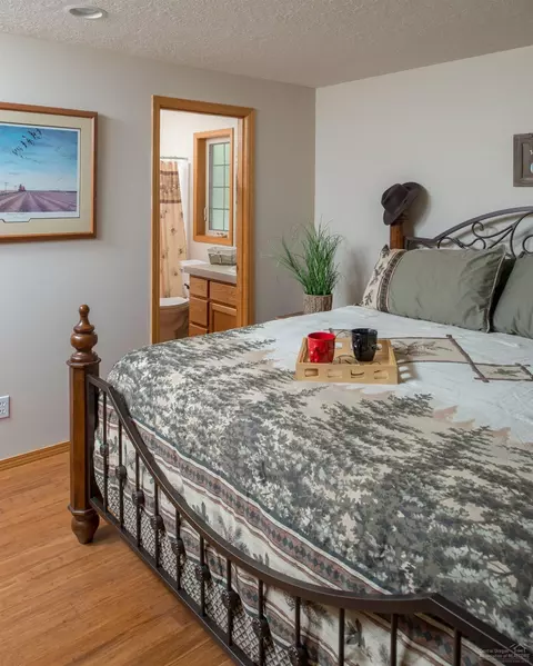 57808 Summit, Sunriver, OR 97707 photo 9