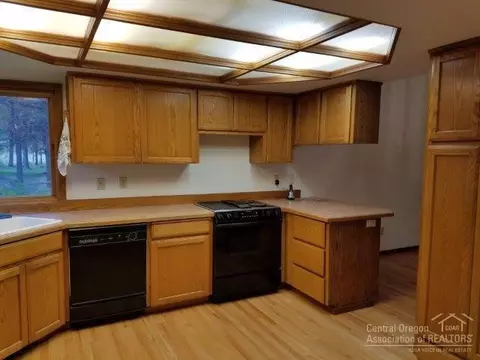 14530 Mountain View Loop, Sisters, OR 97759 photo 9