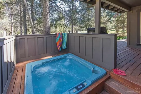17927 Red Cedar Ln, Sunriver, OR 97707 photo 4