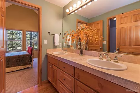 17927 Red Cedar Ln, Sunriver, OR 97707 photo 17