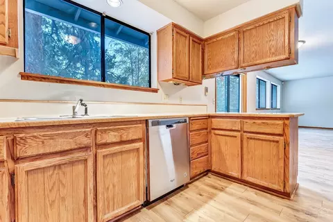 20312 Rae Rd, Bend, OR 97702 photo 10