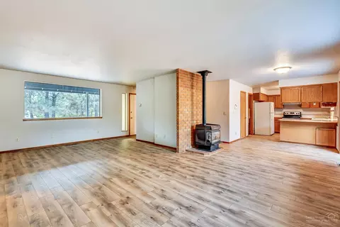 20312 Rae Rd, Bend, OR 97702 photo 4