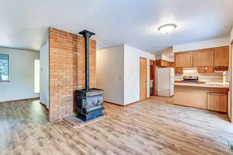 20312 Rae Rd, Bend, OR 97702 photo 7