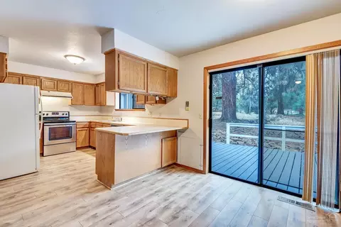 20312 Rae Rd, Bend, OR 97702 photo 8