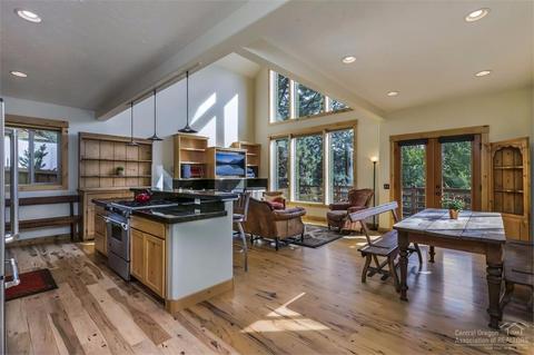 2159 NW Awbrey, Bend, OR 97701 photo 3