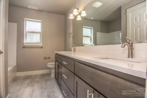 3141 NE Flagstone Ave, Bend, OR 97701 photo 8