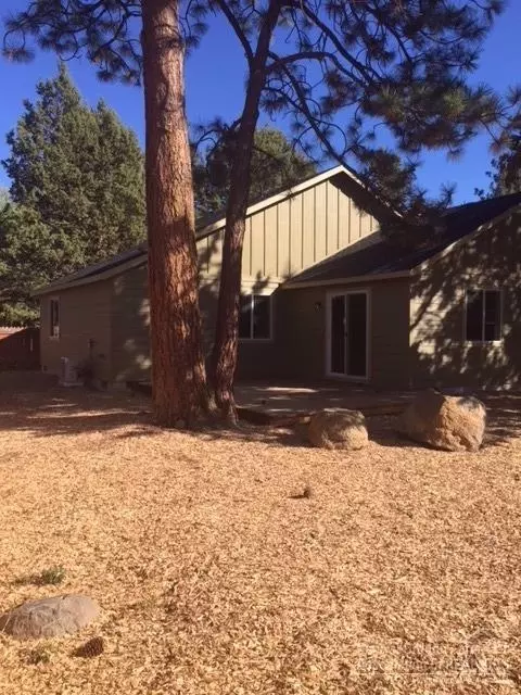 19994 Pinewood Rd, Bend, OR 97702 photo 4