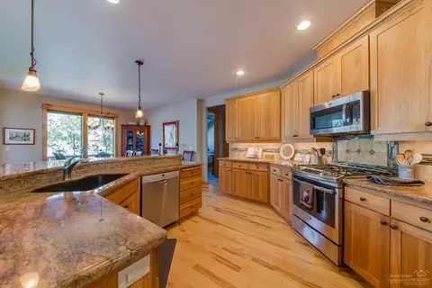 19529 Sugar Mill Loop, Bend, OR 97702 photo 9