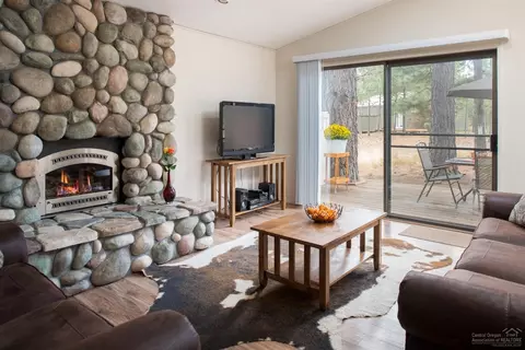 17818 Pine Ridge Ln, Sunriver, OR 97707 photo 2