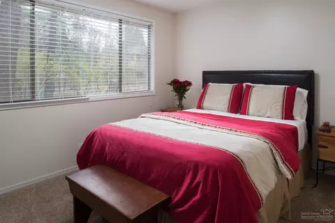 17818 Pine Ridge Ln, Sunriver, OR 97707 photo 9