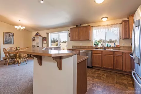 26291 Willard Rd, Bend, OR 97701 photo 6