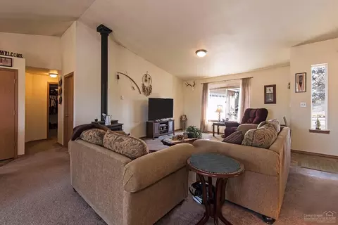 26291 Willard Rd, Bend, OR 97701 photo 4